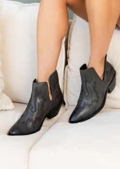 Naughty Monkey Shoes*Kickin' Booties in Black