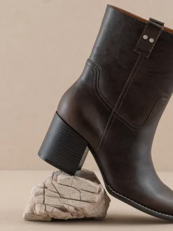 Oasis Society Shoes*The Jennie | Distressed Leather Bucket Bootie