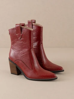 Oasis Society Shoes*The Tara | Two paneled western boot